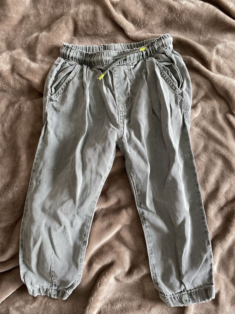 Lot 4 perechi de pantaloni pentru copii Zara marimea 104