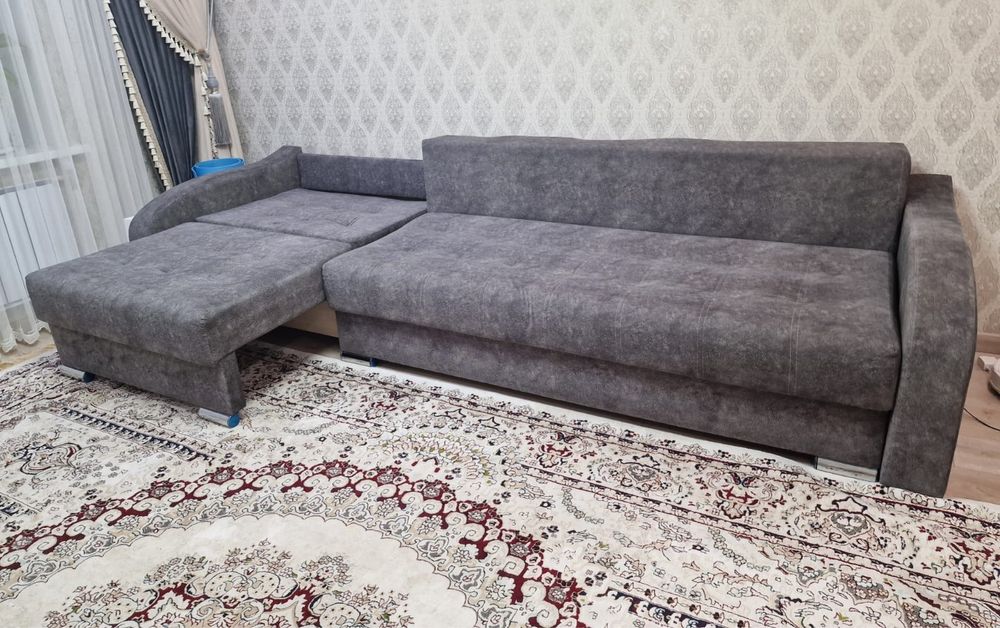 Срочно продам диван в хорошем состоянии!