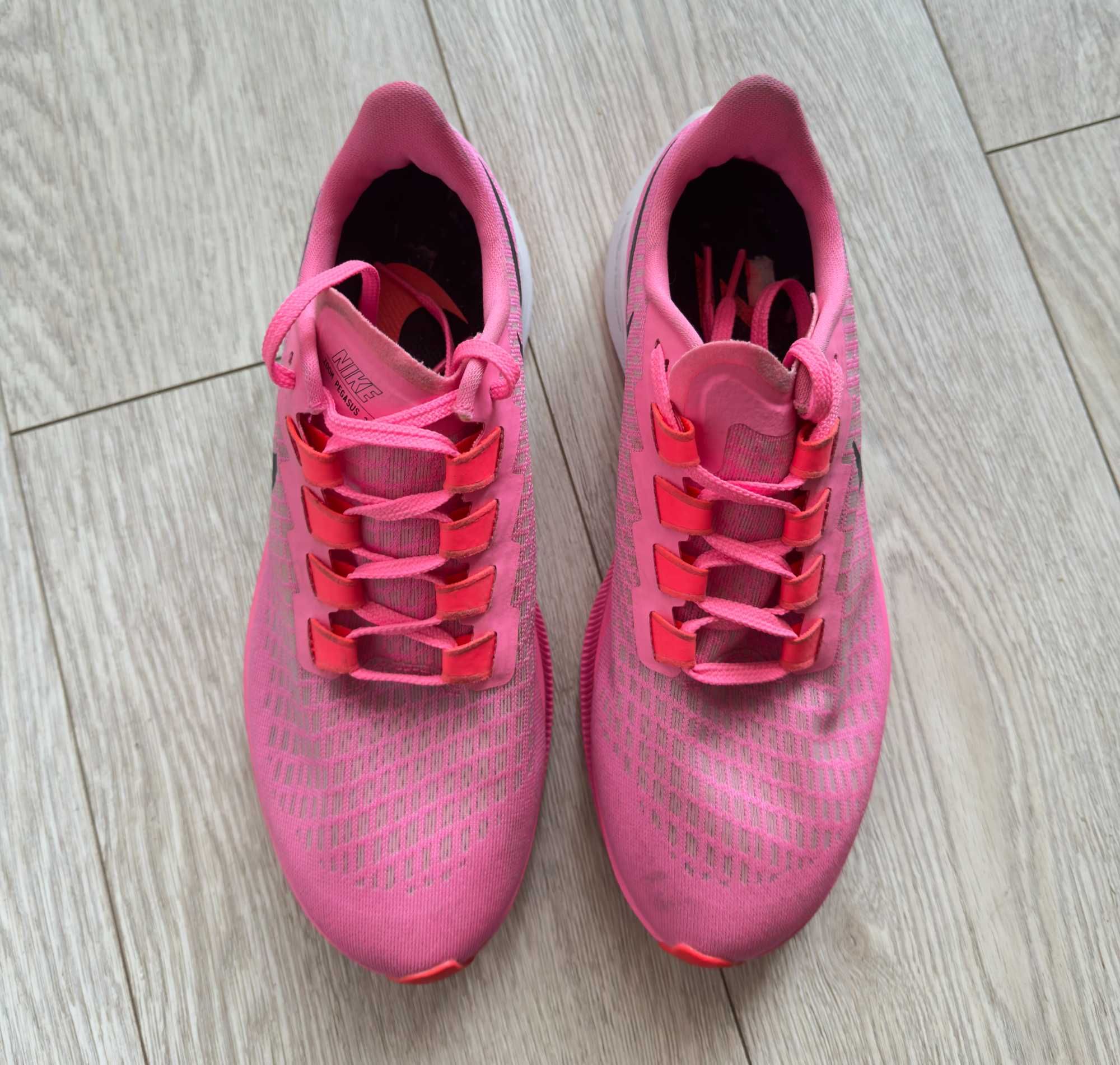 Дамски маратонки Nike