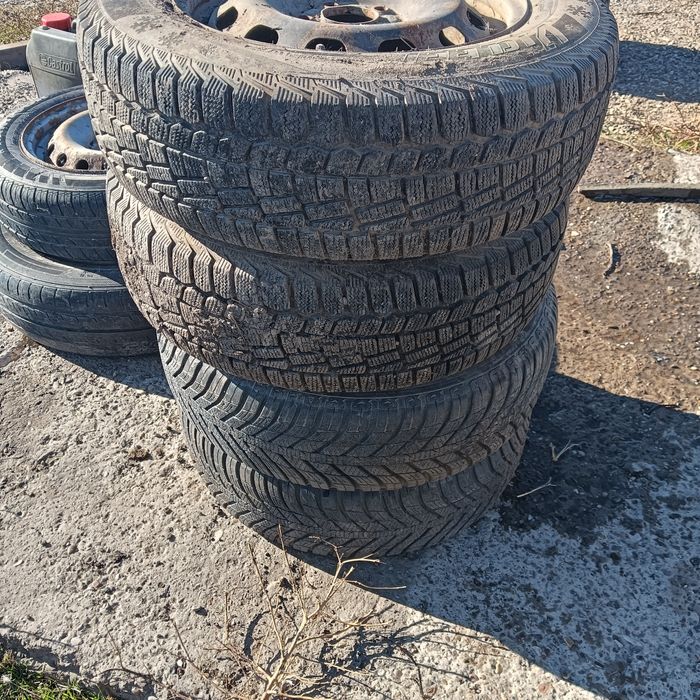 Vând roți Ford focus in 5 prezoane