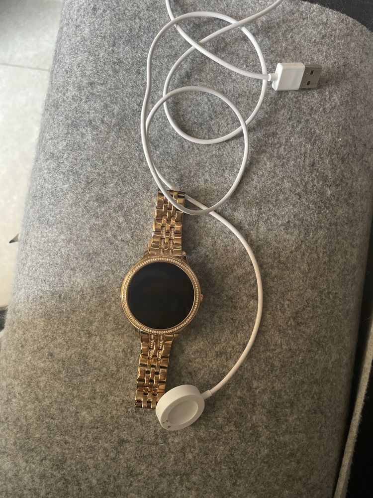 Дамски смарт часовник Fossil 5e