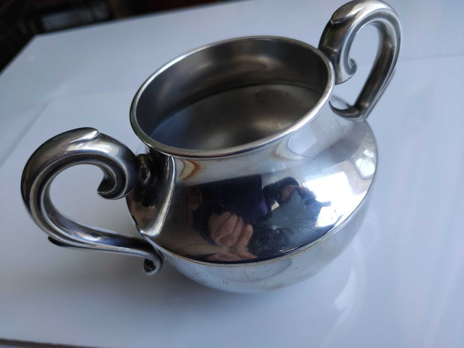 Vas vechi argintat tip zaharnita