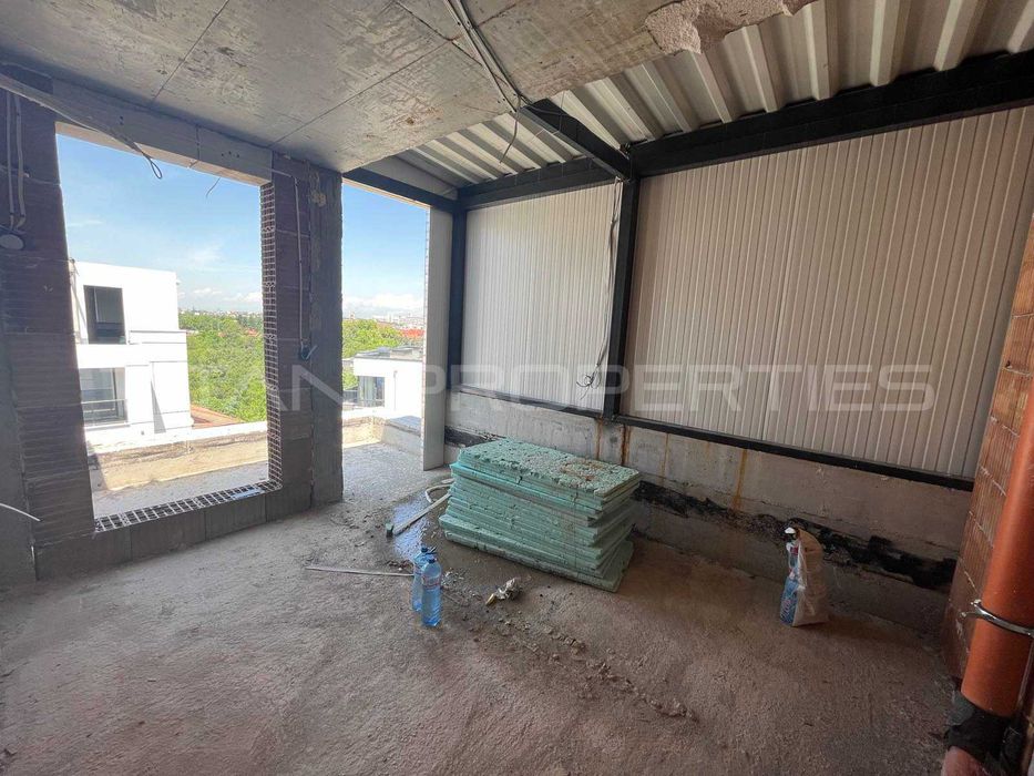 Продава се Четиристаен апартамент в Пловдив, Остромила - 189 кв.м за 1150 €/кв.м - Снимка #8