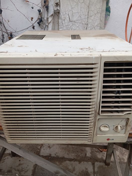 Продам оконный кондиционер LG