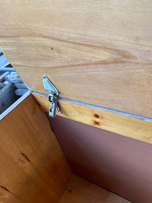 Стара ракла кафява