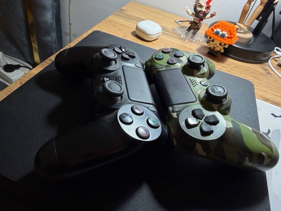 Продаю PlayStation 4