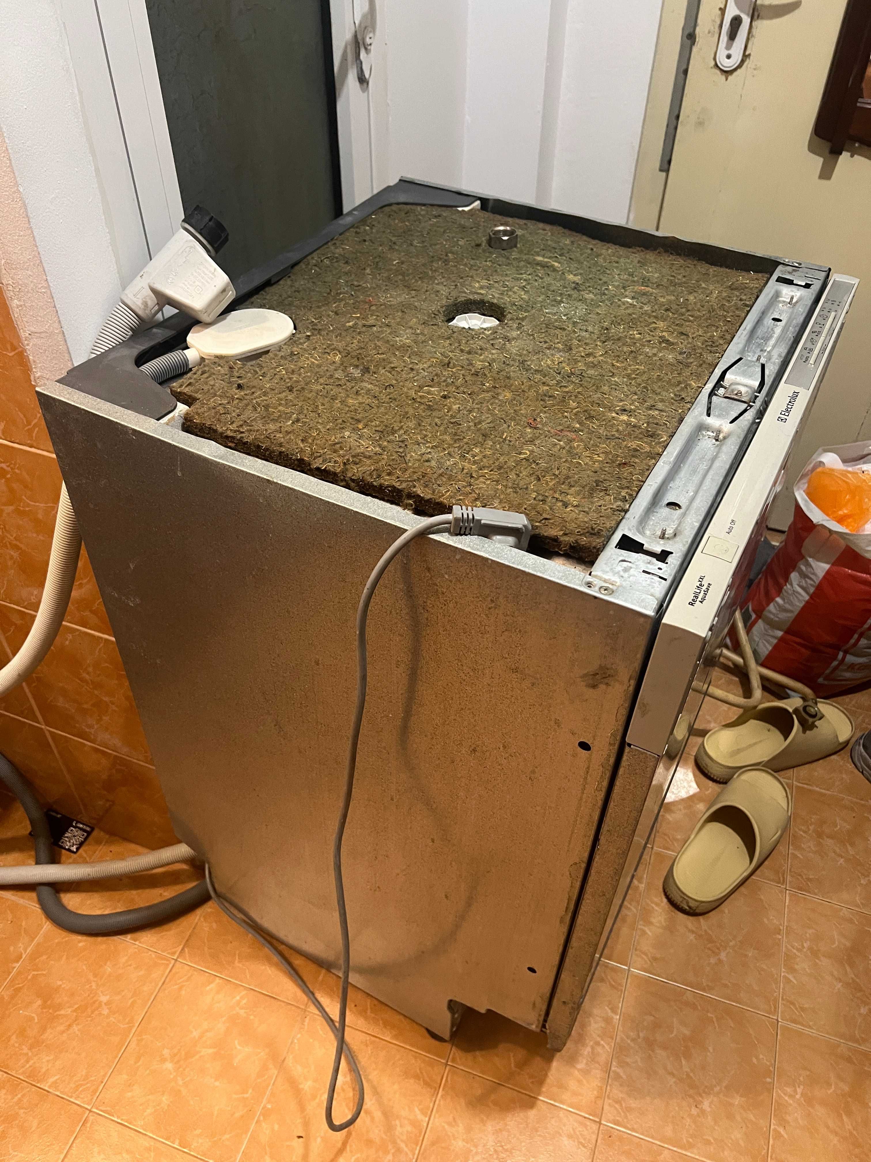 Съдомиялна машина за вграждане Electrolux ESL65070R