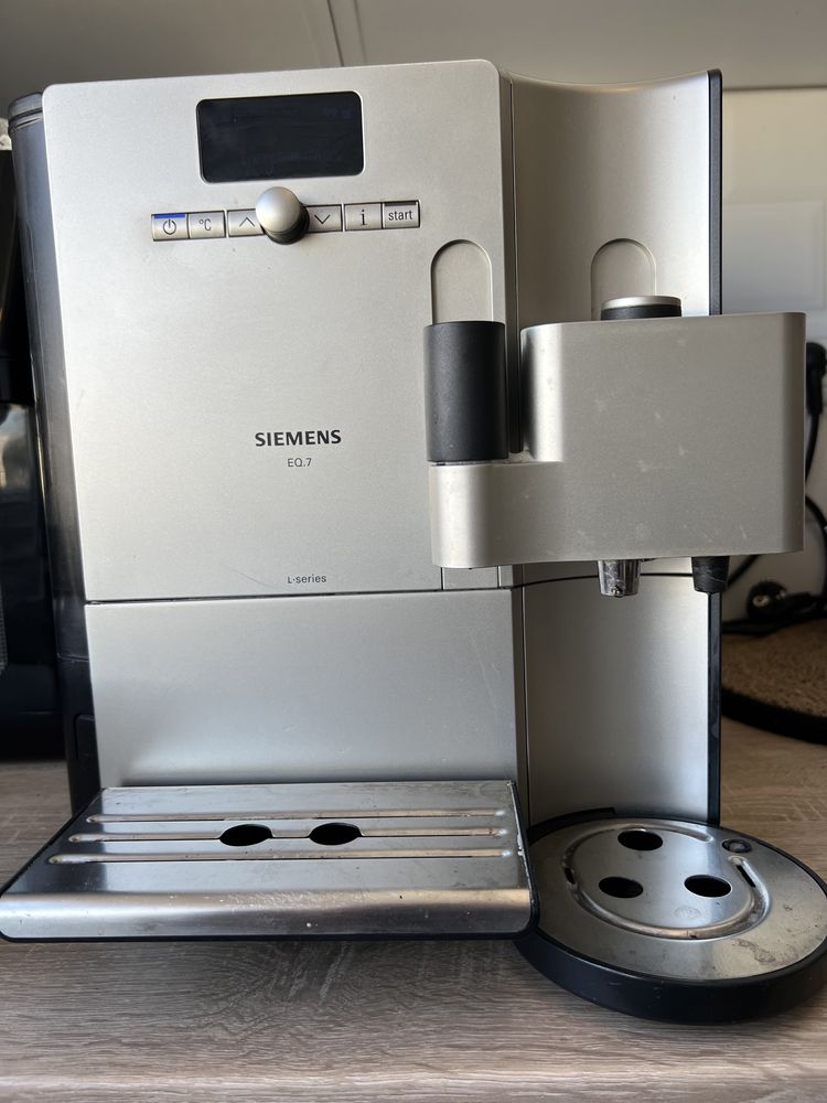 Espressor/ aparat de cafea Siemens EQ7