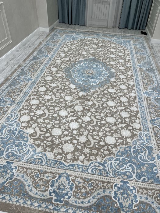 Көк-ақ өрнекті үлкен классикалық кілем (3×5 м)