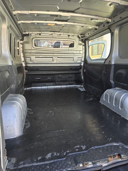 Autoutilitară Opel Vivaro 2015, preț 7.500 euro