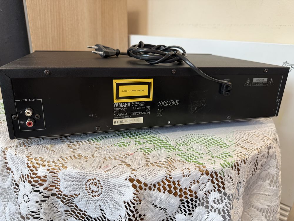 Yamaha CDX-560 CD player
