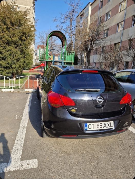 Vand Opel Astra J 1,6 benzina+ GPL