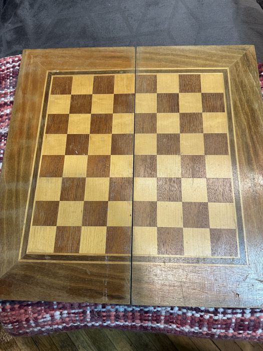 Дървена табла за игра