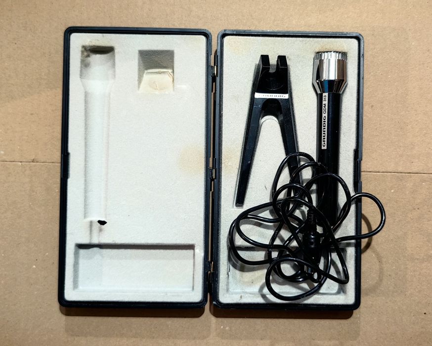 Microfon retro vintage de colecție Grundig GDM 313