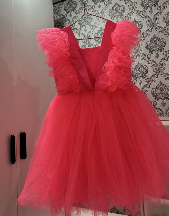 Продам красивое детское платье