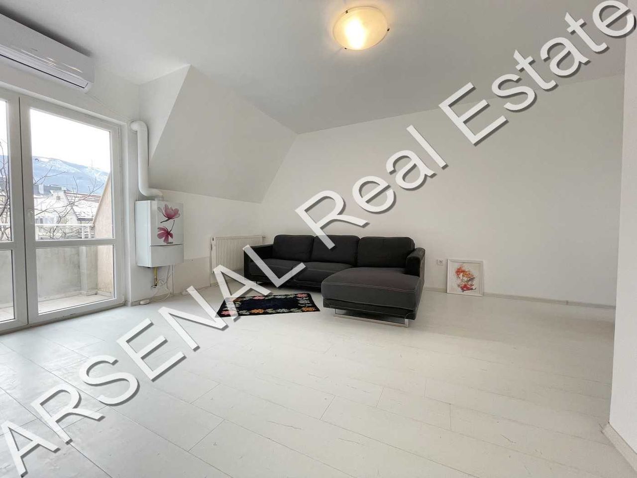 Дава се под наем Двустаен апартамент в София, Бъкстон - 75 кв.м за 700 € - Снимка #3