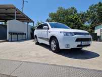 Mitsubishi outlander phev Прочетете описанието!!!