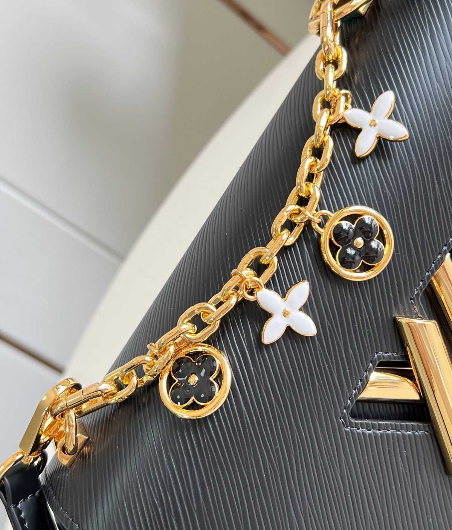 Geanta LV Louis Vuitton Twist 23 cm, Premium