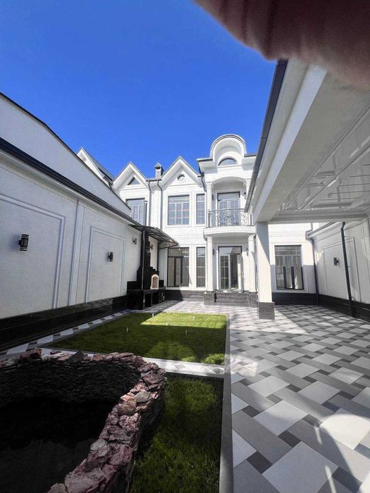 Ракат Махалля
2 этажа + подвал
Площадь дома: 300 м²
3 сотки