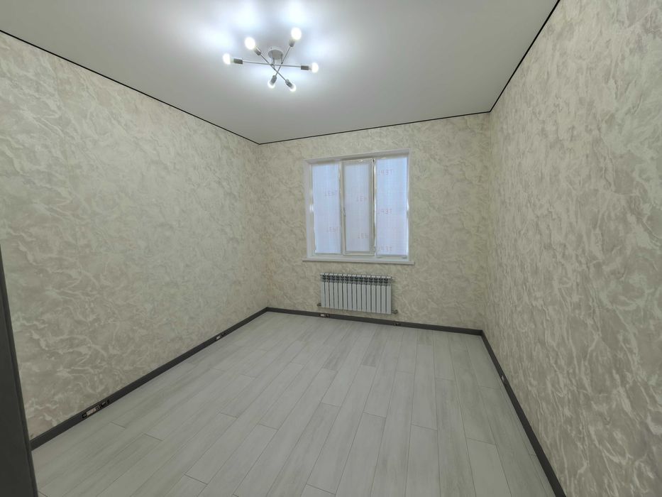 Продается дом в 12б микрорайоне.