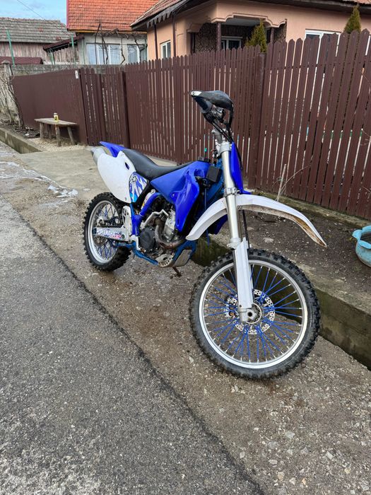 Vamd yamaha yz400 sau schimb cu 2t pus difernta din partea mea
