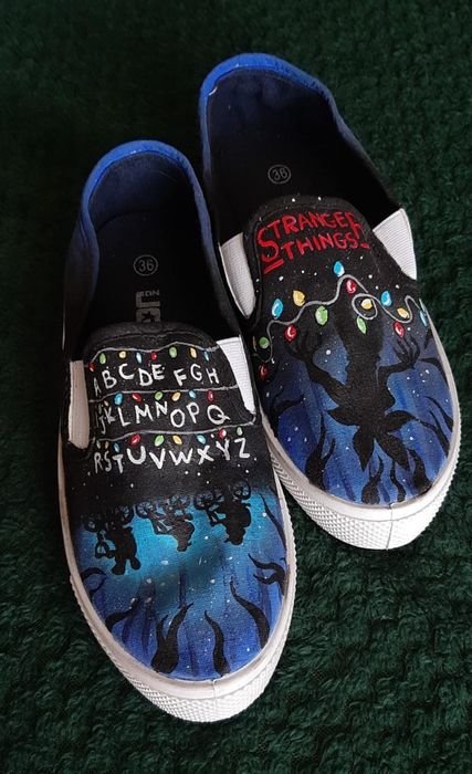 Ръчно рисувани обувки Stranger things, hotel transylvania