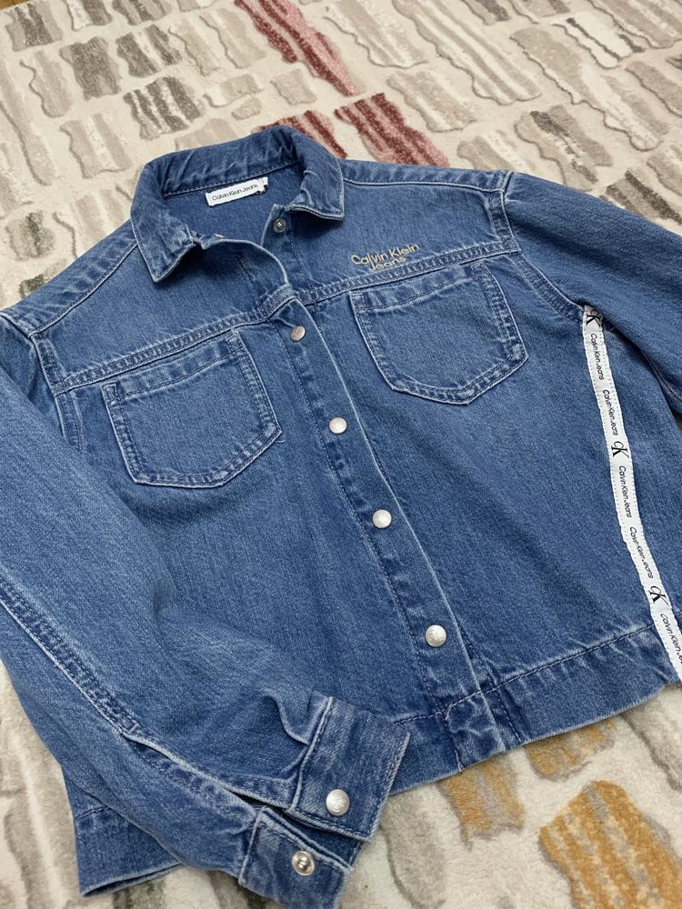 Jachetă fete Calvin Klein Jeans masura 8 ani