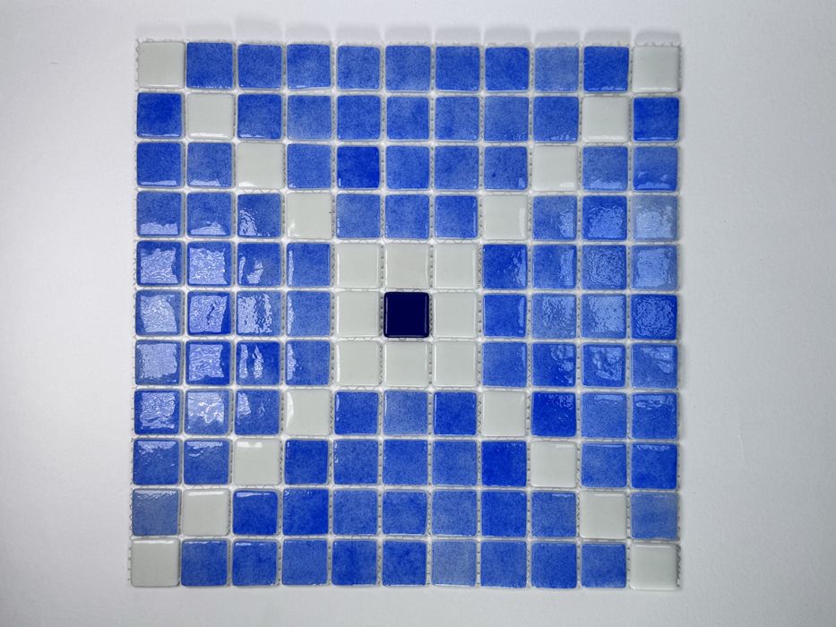 Mozayka kafel basseyn mayolika