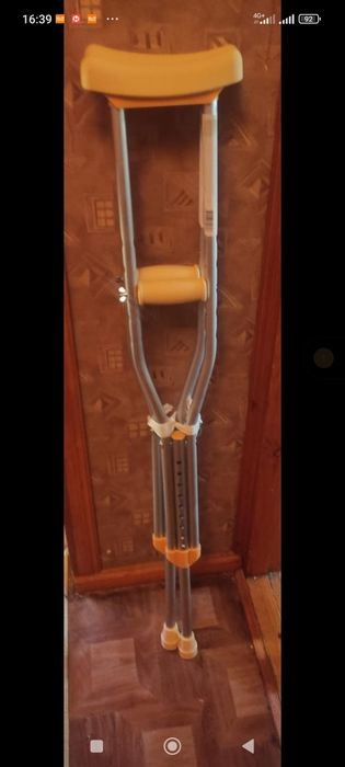 Костилы в подмышку,новый ,