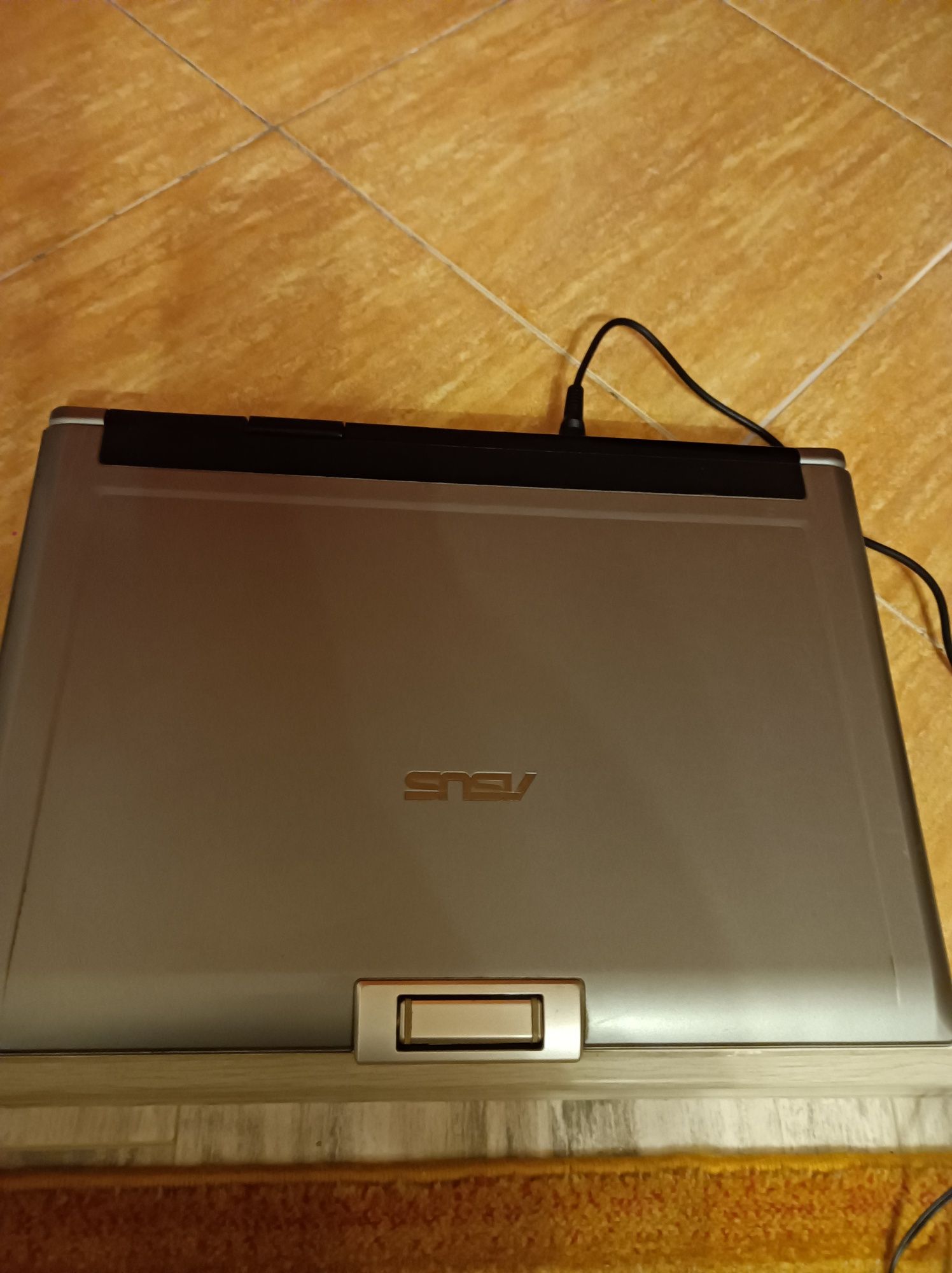 Laptop Asus 15 ,6 diagonala ecran
