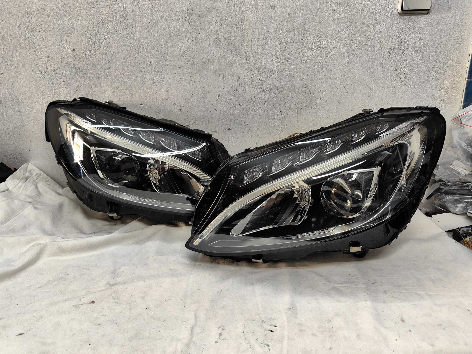 Оригинални  фарове  Мерцедес Ц 205   Mercedes C 205 Full Led