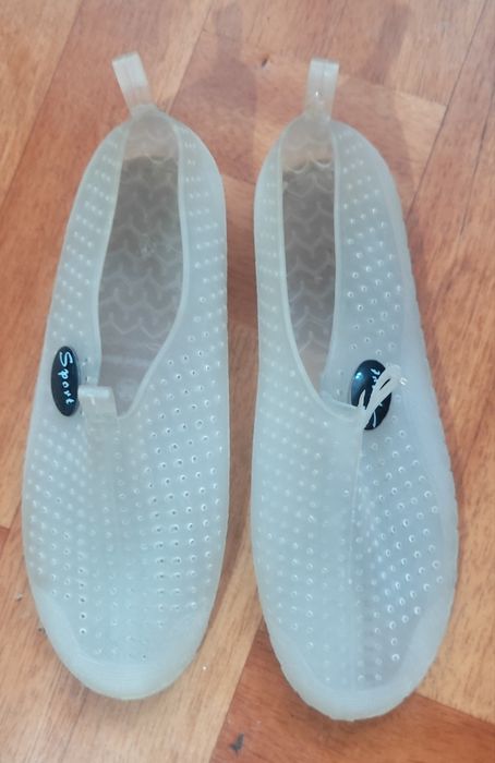 Аквашузы силиконовые б/у