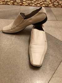 Продавам мъжки бели обувки ALDO номер 42