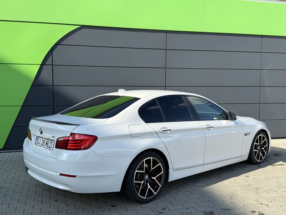 BMW Seria 5/ 520 / F10 / An2012/DISTRIBUTIE NOUA/ALB/SCHIMB/camion