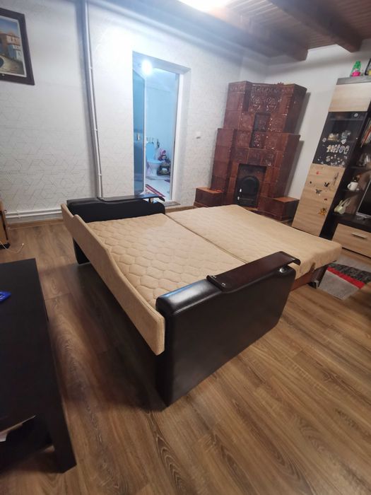 Canapea extensibila 2 locuri