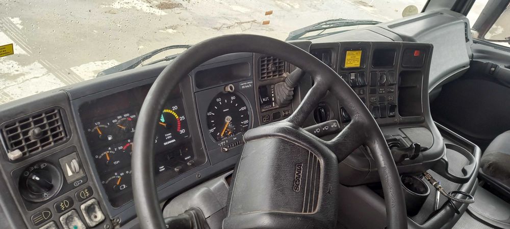 Camion transport container Scania R124
