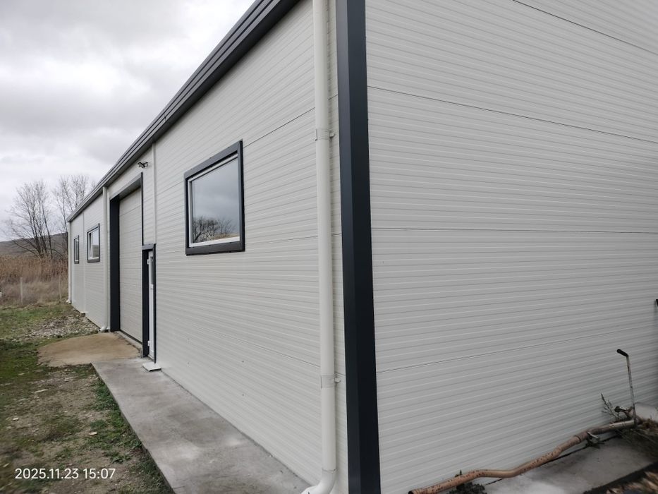 Inchiriez hala industriala