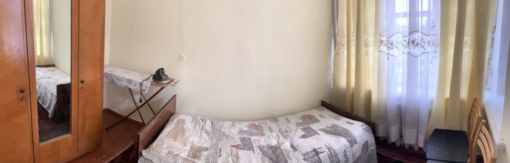 Продается 2-х комнатная переделанная в 3-х квартира, высоко потолочная