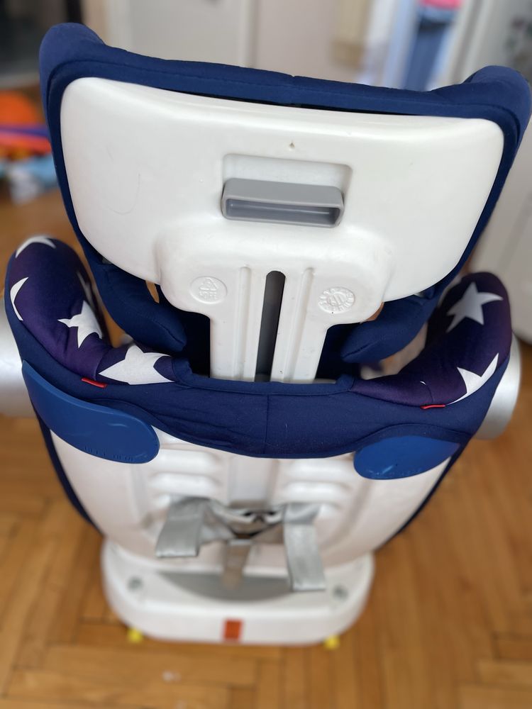 Столче за кола с isofix