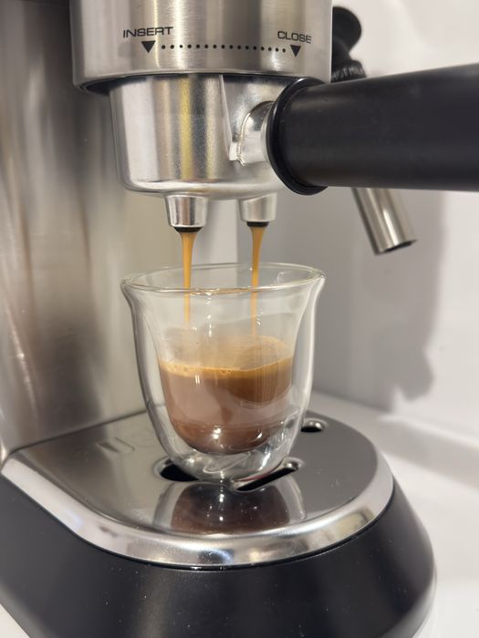 Espressor De’Longhi Dedica Style EC 685 w