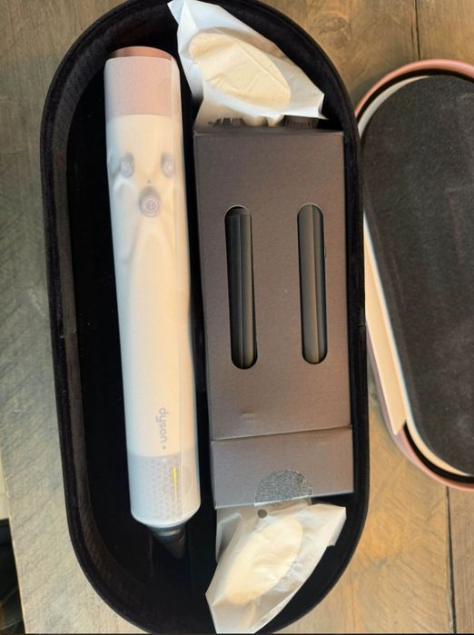 Vând Dyson Airwrap