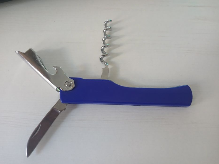 Briceag cu 3 funcții