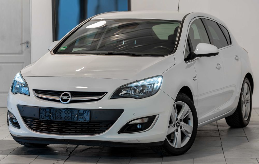 Opel Astra J Facelift / incalzire volan / senzori parcare / Euro 5