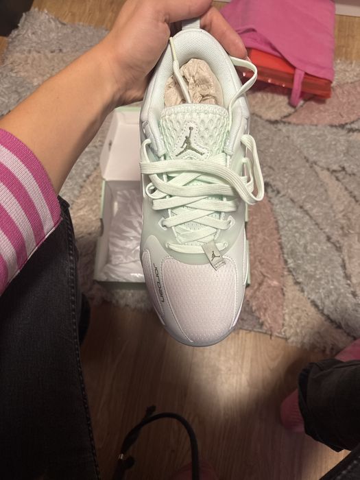 Nike / Jordan чисто нови  41 номер