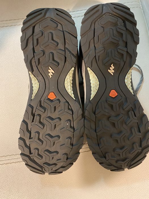 Incaltaminte sport de drumetie Quechua