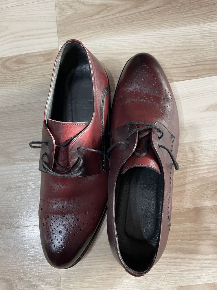 Pantofi din piele fabricați manual