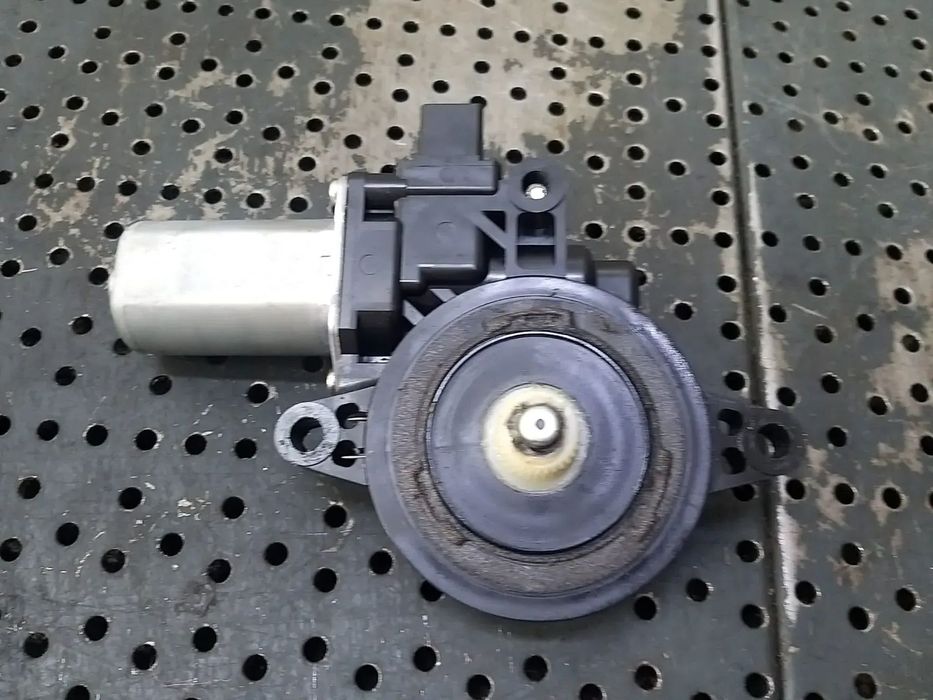 Motoras macara dreapta fata mazda 2 cm012010 ga558rn