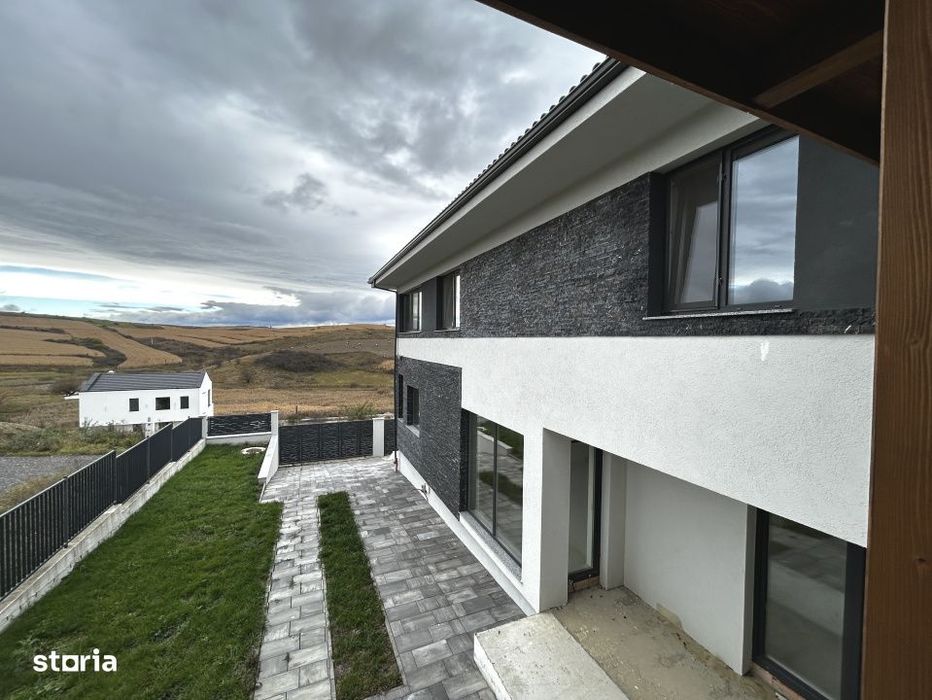 Casa individuala Chinteni Lac 750mp teren 145mp utili plus Cabana