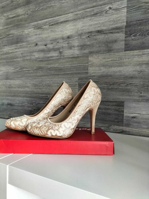 на любой праздник - нарядные женские туфли, 36 р, телесные с блестками