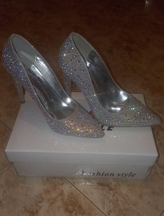 Официални / Сребристи бални обувки